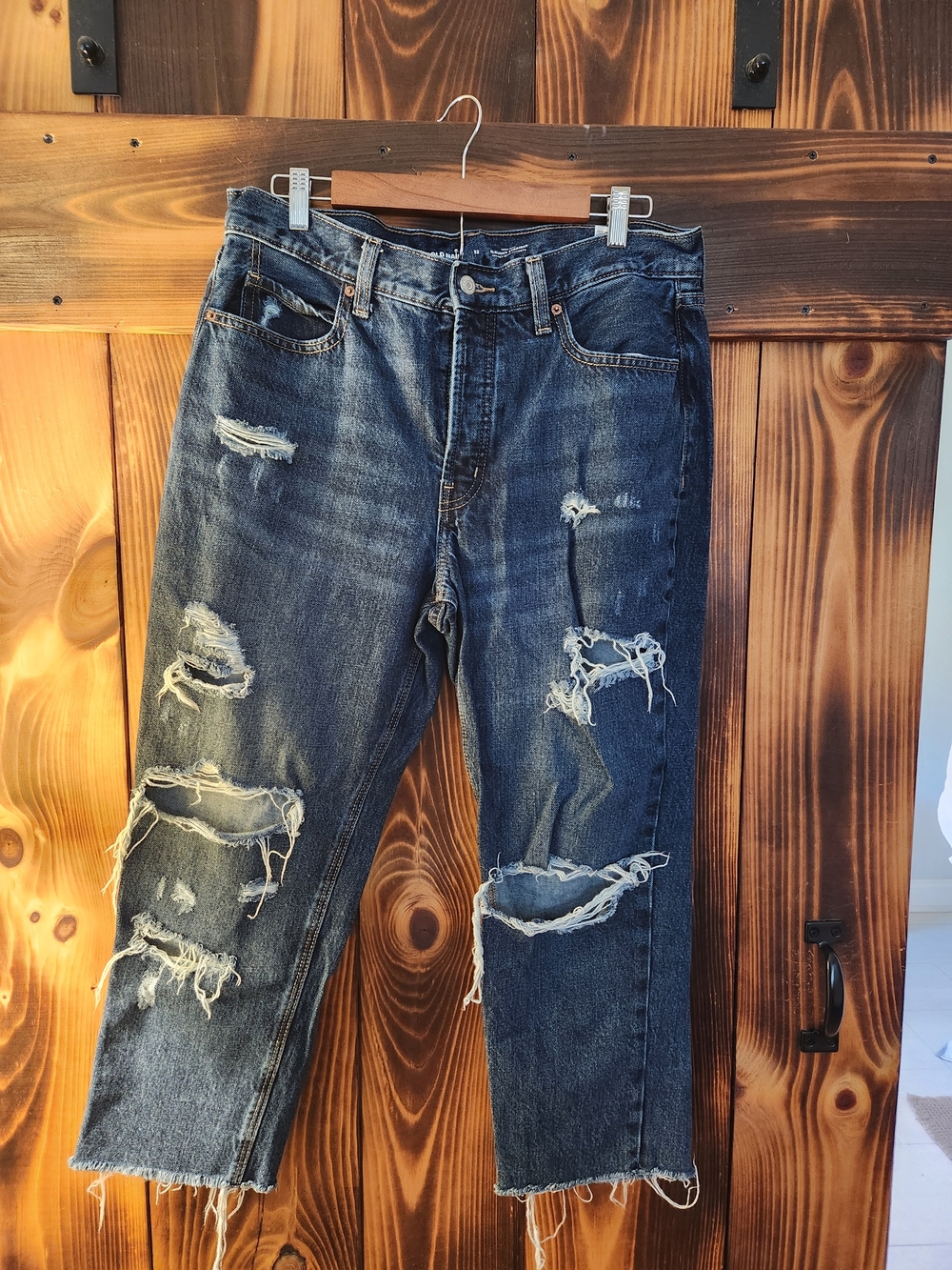 Old Navy Women's Distressed Slouchy Jeans